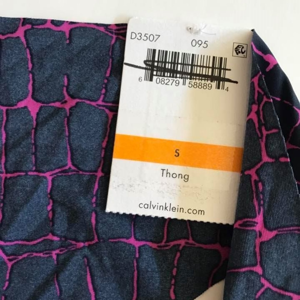 NWT Calvin Klein thong panties Small S - Picture 3 of 4